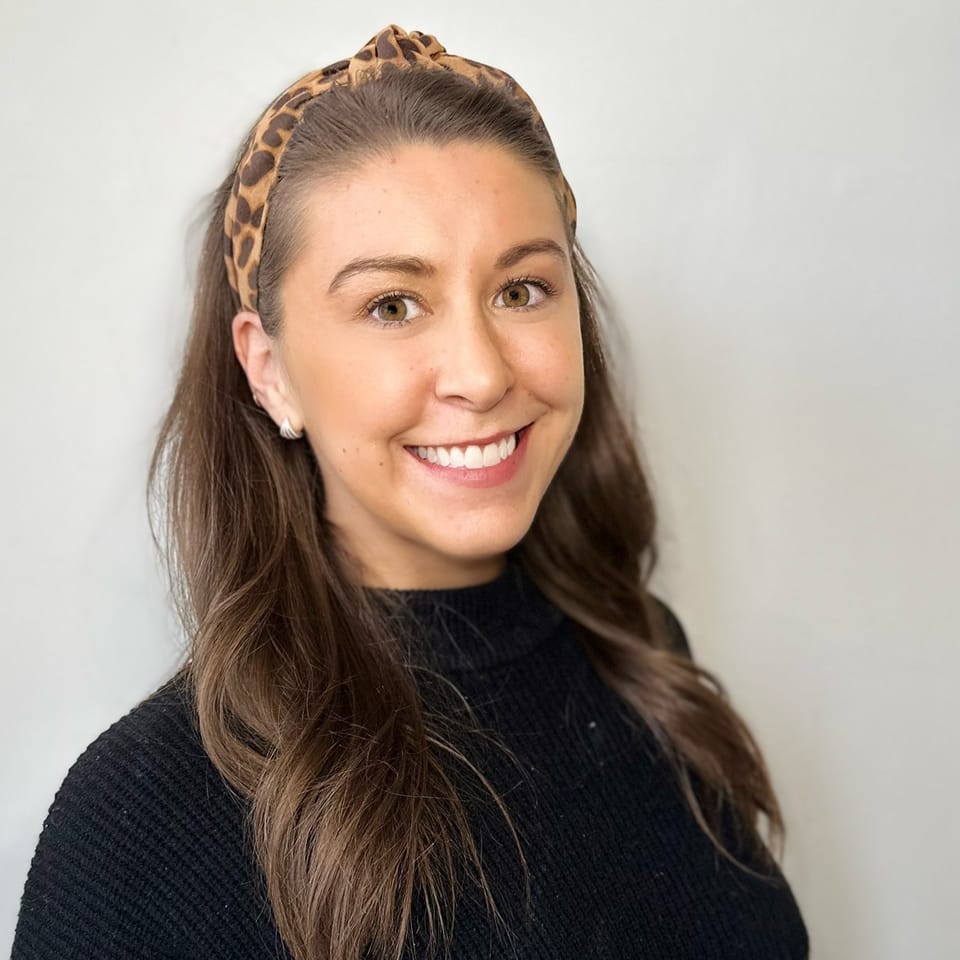 Book Services in Chicago, IL with Marissa S (MARISSA26996)