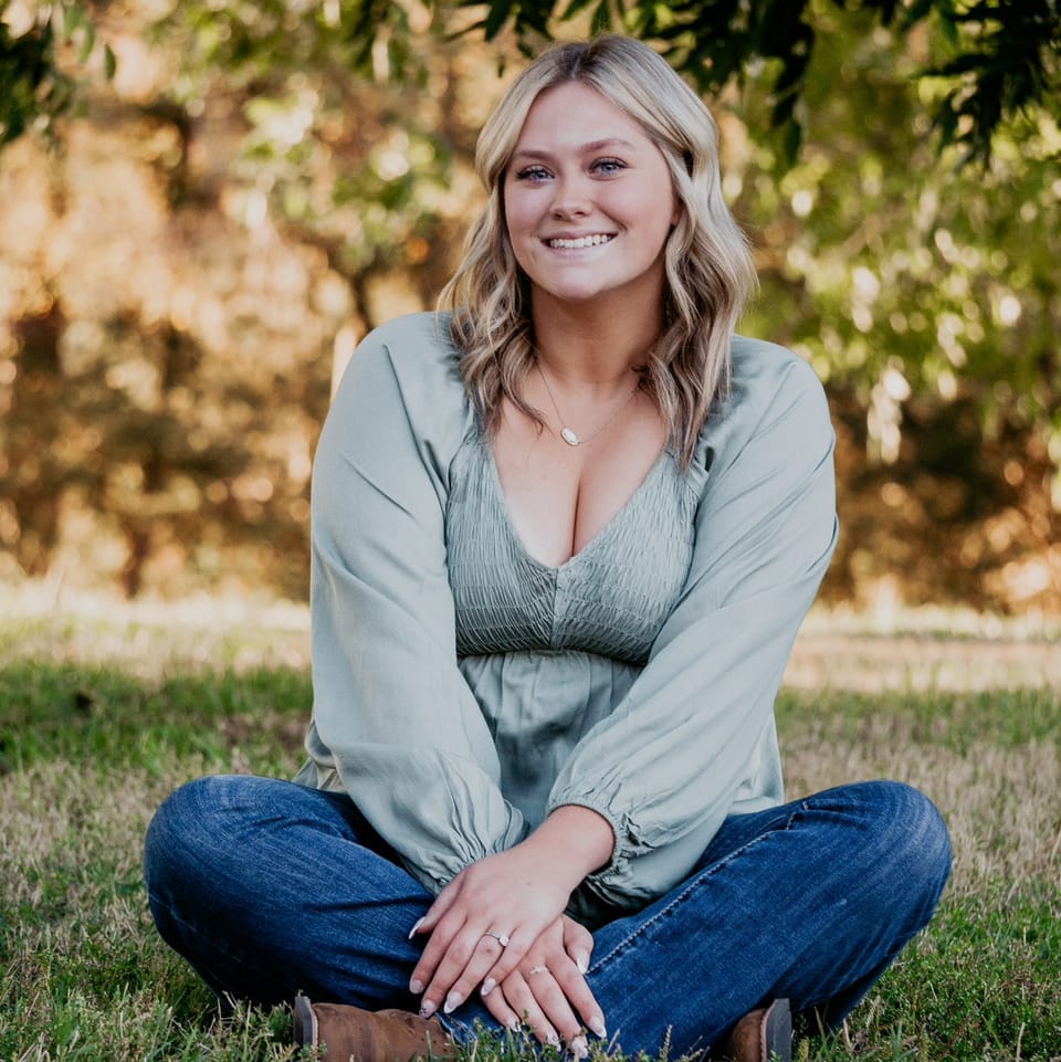 Book Services in Mebane, NC with Megan L (MEGAN92442)