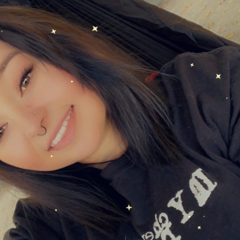 Book Services in Buckner, KY with Allie M (ALLIE59178)