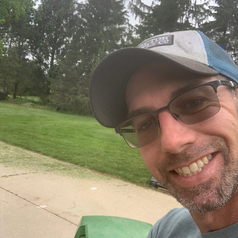 Book Services in Mukwonago, WI with Dominic B (DOMINIC358553)