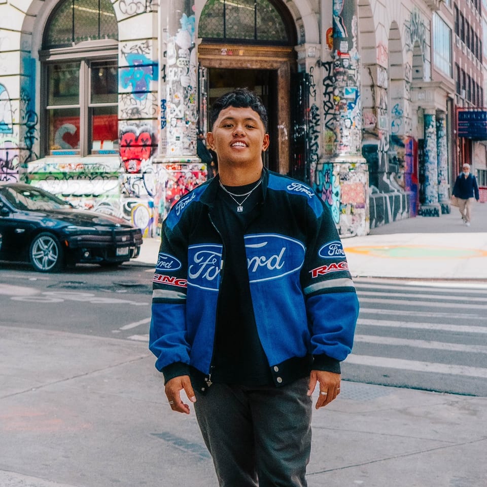 Book Services in Honolulu, HI with Herbert A (HERBERT13605)