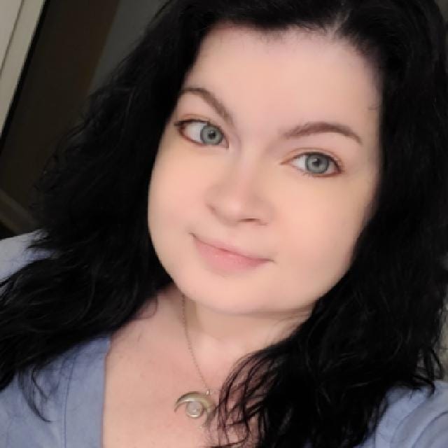 Book Services in Woodbridge, VA with Ashley L (ASHLEY39306)