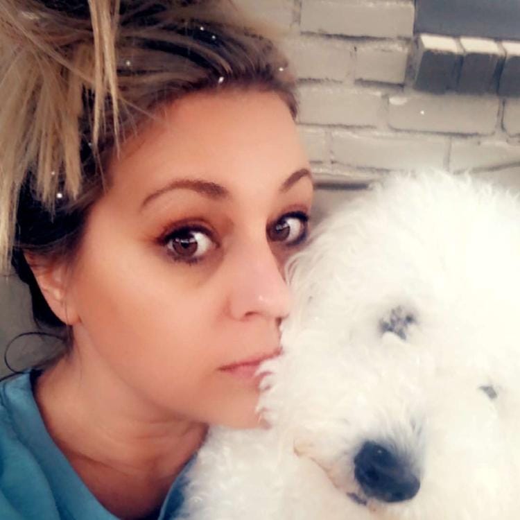 Book Services in Flat Rock, MI with Veronica B (VERONICA70449)