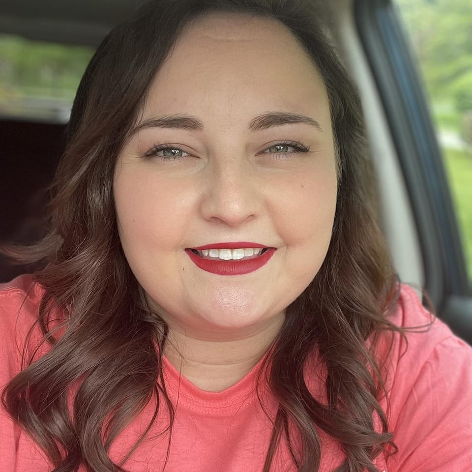 Book Services in Knoxville, TN with Dani C (DANI48898)