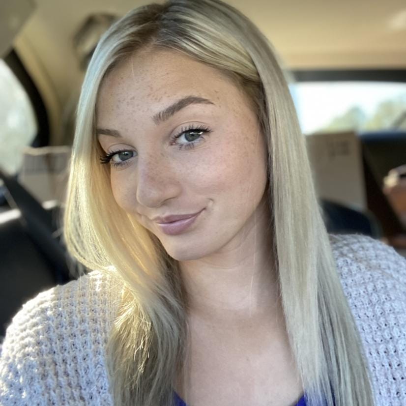 Book Services in Hope Mills, NC with Aleiyah P (ALEIYAH21104)