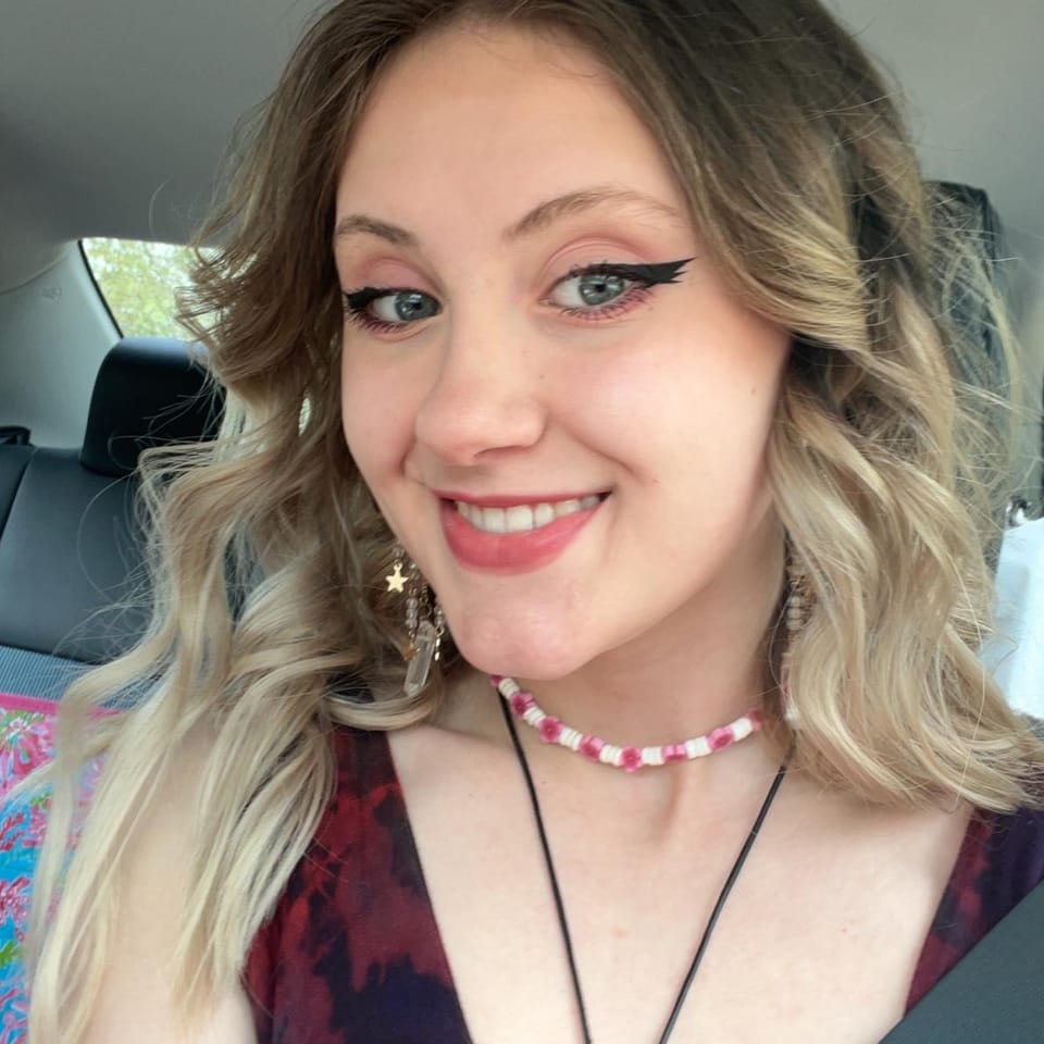 Book Services in Christiansburg, VA with Ashley O (ASHLEY93326)