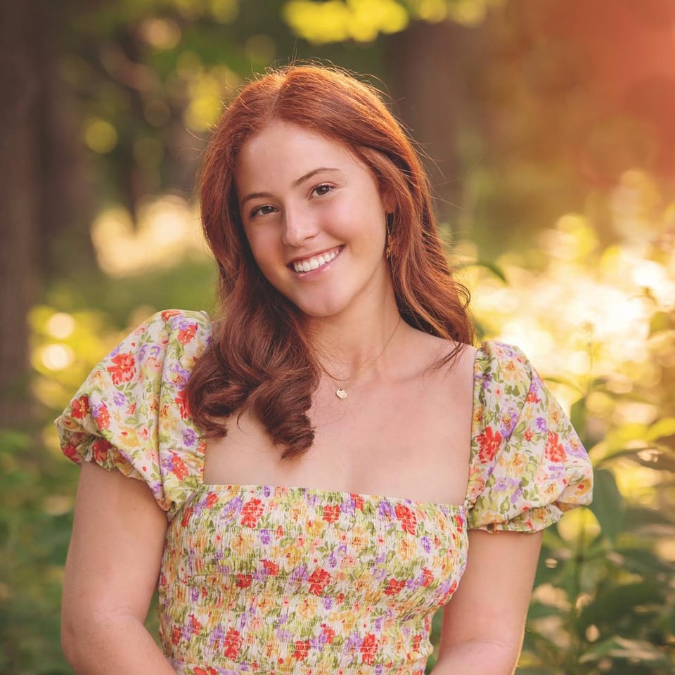 Book Services in Elmhurst, IL with Elise M (ELISE38756)