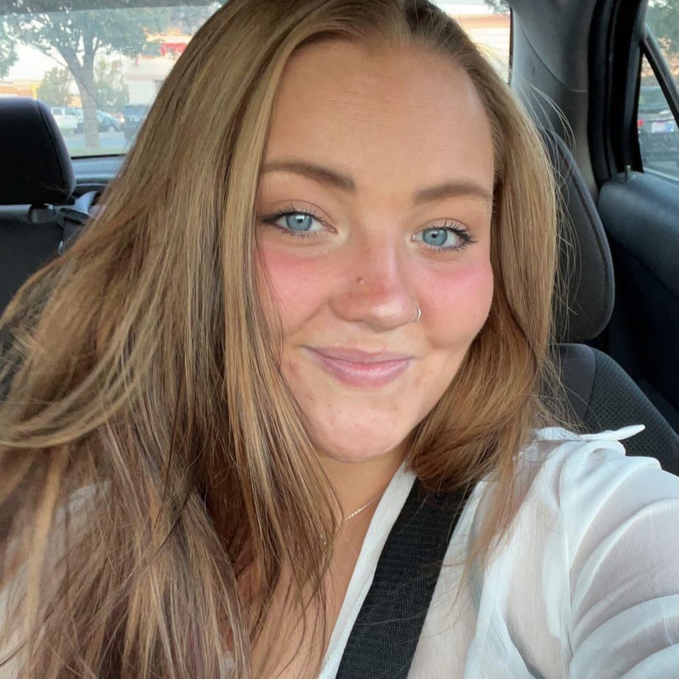 Book Services in Wichita, KS with Sadie S (SADIE20621)