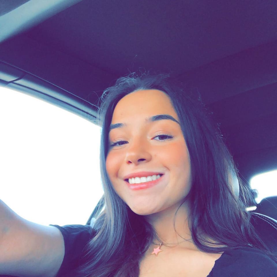 Book Services in Fayetteville, AR with Genesis H (GENESIS02225)