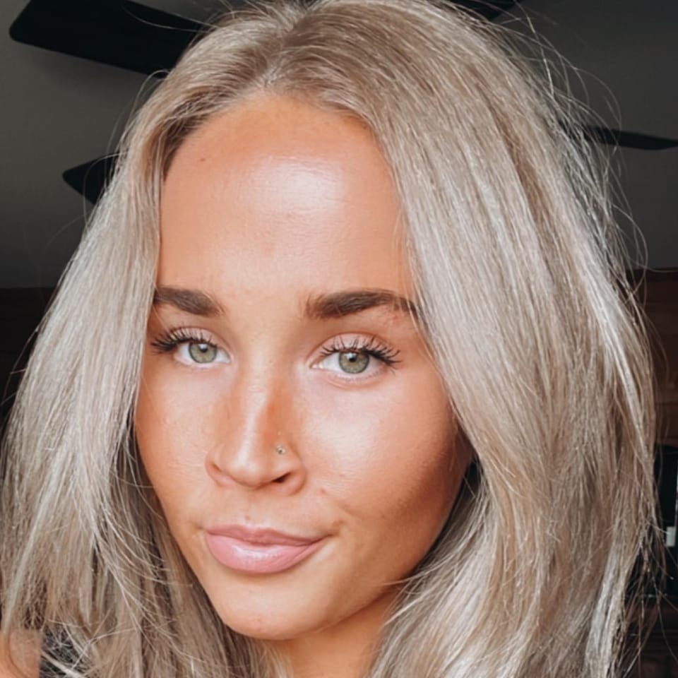 Book Services in Palmer Ranch, FL with Abigail S (ABIGAIL42918)