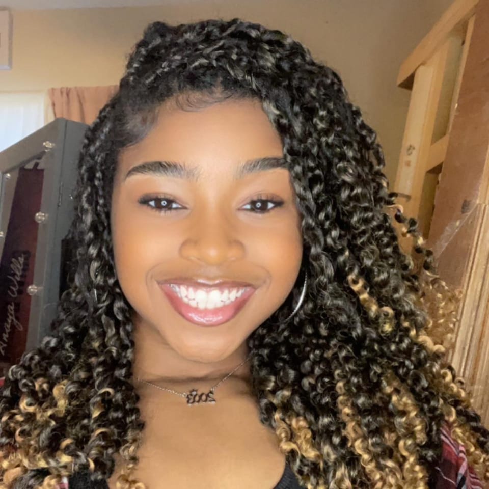 Book Services in Daytona Beach, FL with Anaya W (ANAYA64145)