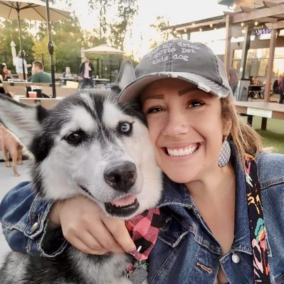 Book Services in Menomonee Falls, WI with Maggie B (MAGGIE00483)